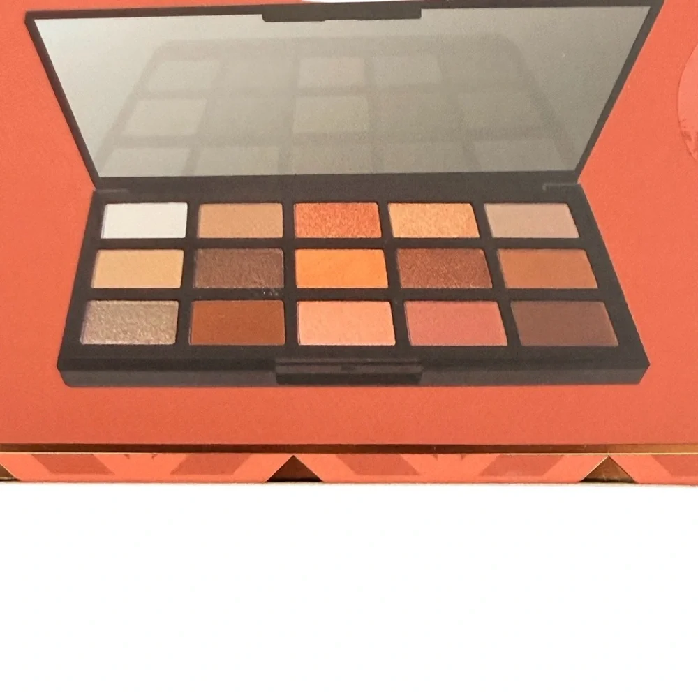 Laura Geller Gold Standard 15 shades Multi Finish Eyeshadow Palette